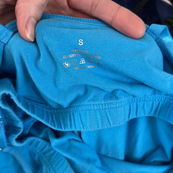 BUNDLE Three pack of tanks with built in bras - Picture 4 of 4